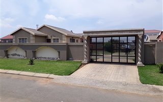2 Bedroom House in Windmill Park