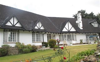 5 Bedroom House in Senderwood