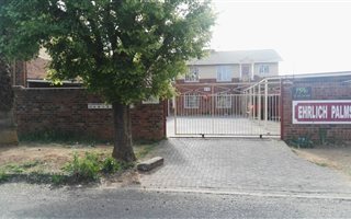 2 Bedroom Flat in Ehrlich Park