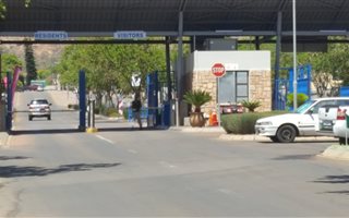 880 m² Land available in Zambezi Country Estate