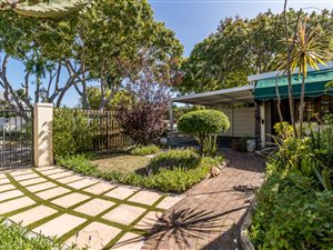 4 Bed House in Meadowridge
