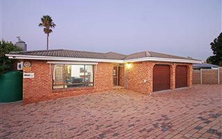 4 Bedroom House in Amanda Glen