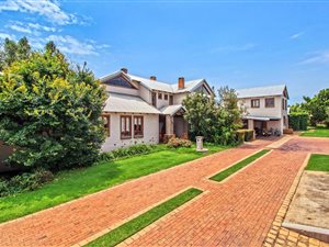5 Bed House in Mooikloof Equestrian Estate