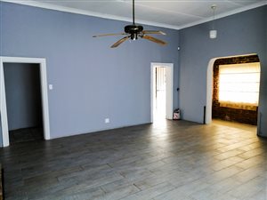5 Bed House in Dale View