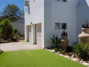 5 Bed House in Blue Downs