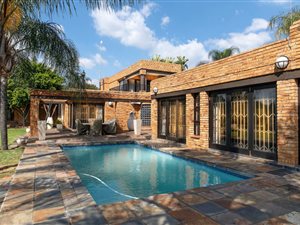 6 Bed House in Ruimsig AH