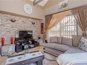 2 Bedroom Townhouse in Lakefield