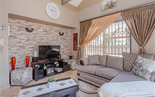 2 Bedroom Townhouse in Lakefield