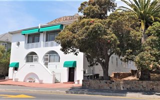 2 Bedroom Apartment in Fish Hoek