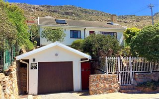 2 Bedroom House in Fish Hoek