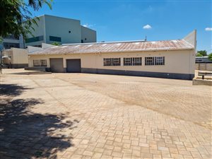 732 m² Industrial space in Industria North