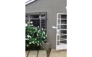 4 Bedroom House in Roosheuwel