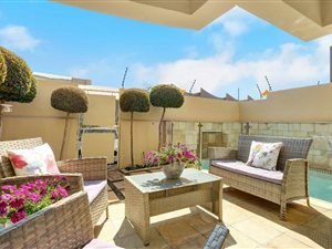 2 Bed Apartment in Melrose North