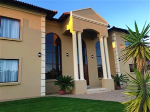 6 Bed House in Summerset Estate