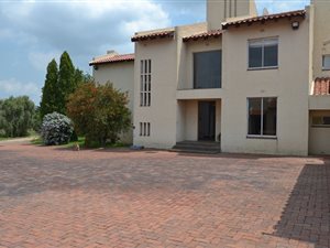 2.6 ha Farm in Kyalami AH