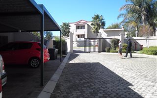 2 Bedroom Townhouse in Randpark Ridge