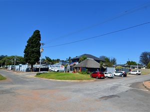 370 m² Office Space in Witpoortjie