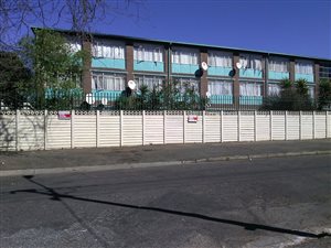 2 Bed Apartment in Driehoek