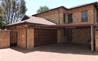 3 Bedroom Cluster in Strubens Valley