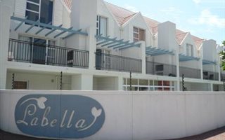 2 Bedroom Apartment in Gordons Bay Central