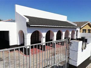 3 Bed House in Sunbird Park