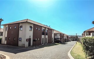 2 Bedroom Duplex in Pretorius Park