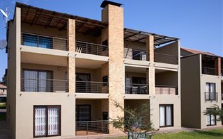 2 Bedroom Apartment in Carlswald North Estate