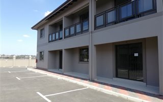 2 Bedroom Apartment in Clare Estate