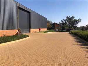 900 m² Industrial space in Tiegerpoort