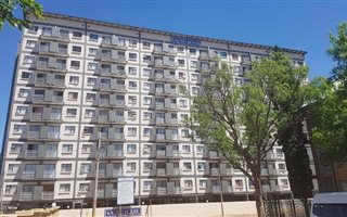 1 Bedroom Flat in Kempton Park Central