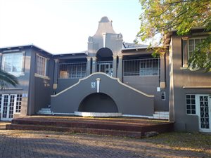 2 Bed Flat in Uitenhage Central