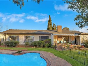 3 Bed House in Highway Gardens