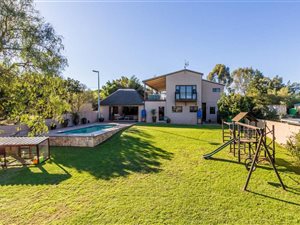 4 Bedroom House in Melkbosstrand
