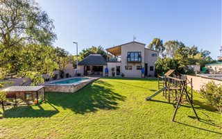 4 Bedroom House in Melkbosstrand