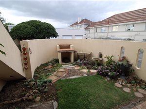 2 Bed Apartment in Strand North