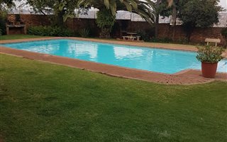 2 Bedroom Townhouse in Zwartkop