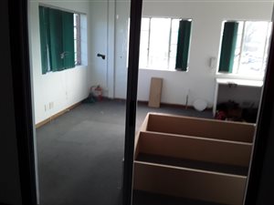 62 m² Commercial space in Retreat