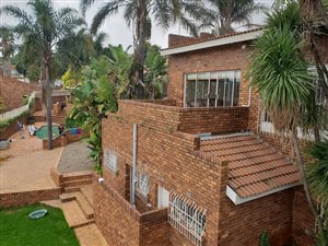 5 Bed House in Glenvista