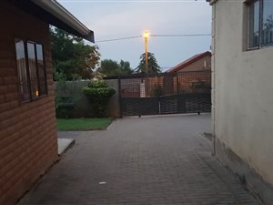 2 Bed House in Cosmo City