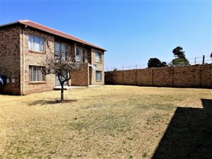2 Bed Apartment in Ravensklip