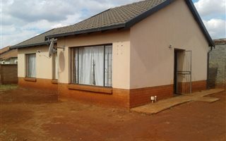 3 Bedroom House in Akasia