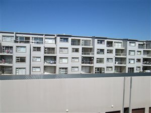 2 Bedroom Apartment in Athlone Park