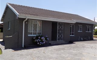 3 Bedroom House in Paradise