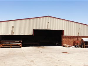 1300 m² Industrial space in Laser Park