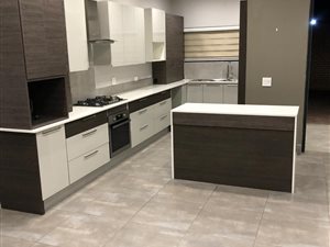 4 Bedroom Townhouse in Greenside