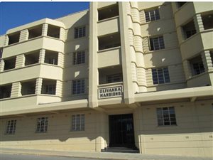2 Bed Apartment in Roodepoort Central