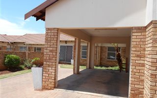 2 Bedroom Townhouse in Witpoortjie