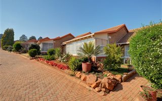 2 Bedroom Townhouse in Grobler Park