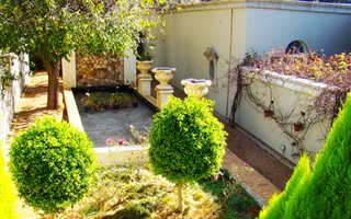 2 Bedroom Garden Cottage in Fairland