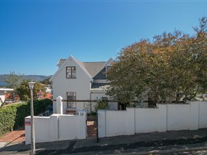 4 Bed House in Knysna Central